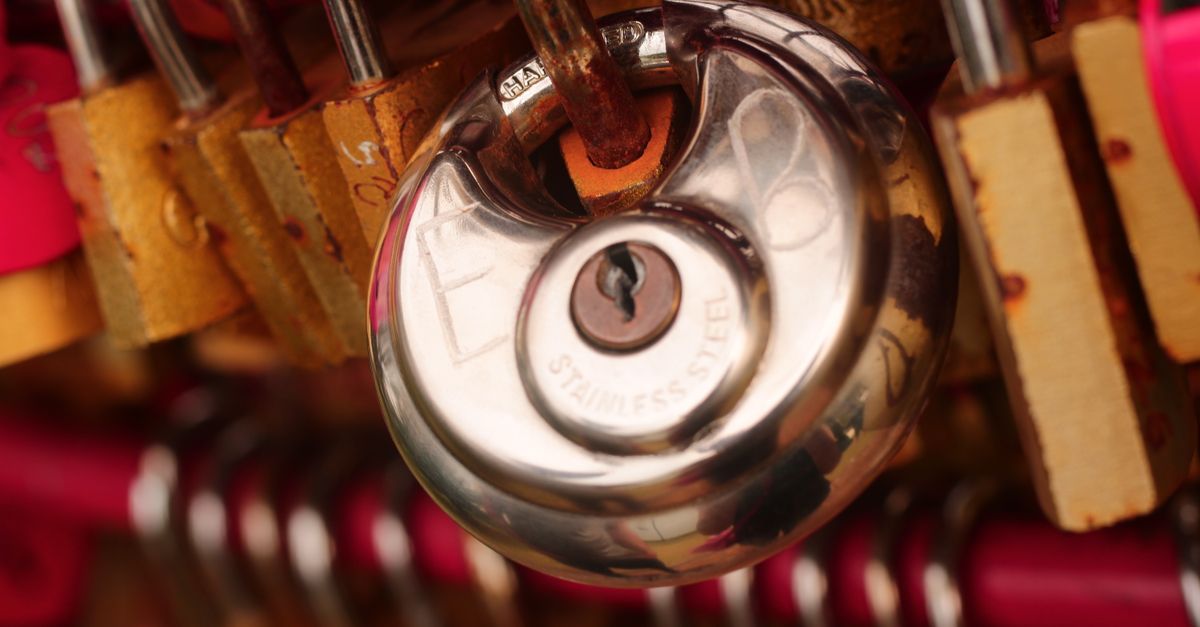 Locked Out in Little Rock? Do These 5 Things First — Little Rock Locksmiths