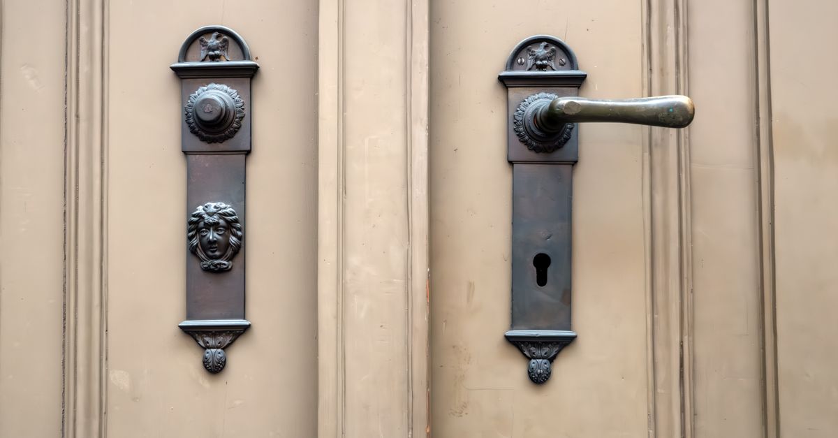Mortise Lock vs. Cylindrical Lock: What Older Little Rock Homes Have — Little Rock Locksmiths